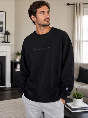 Champion Men’s Powerblend Black Logo Crewneck Sweatshirt Size 2XL